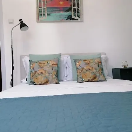 Апартаменты Laroka House Cosy And Modern Universitate-city Centre